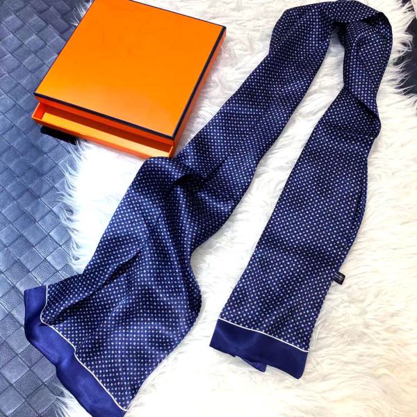 Man's Scarf Silk Satin 2-Layers Tunnel Navy Blue White